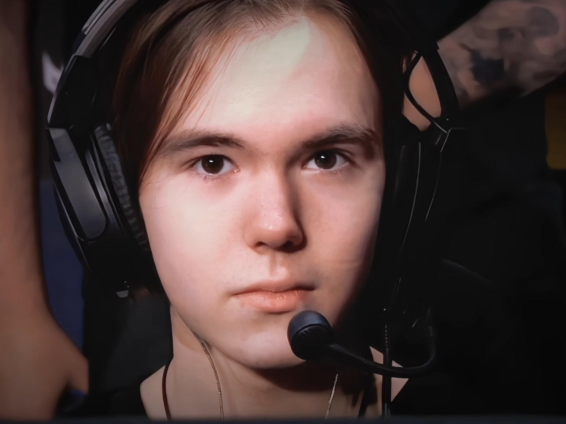 背后真正的 背后真正的